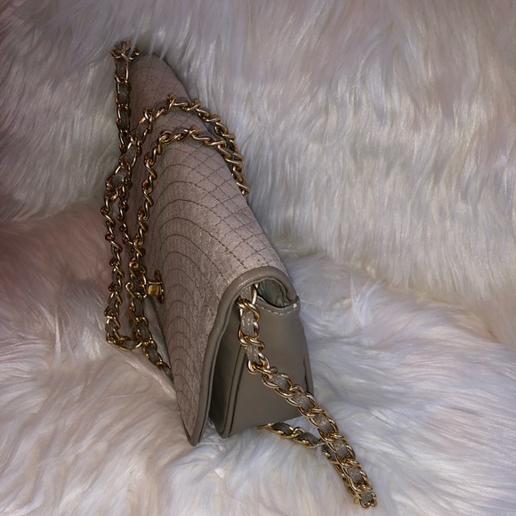 Kathie Lee Chain Cross Body Bag - Picture 2 of 8